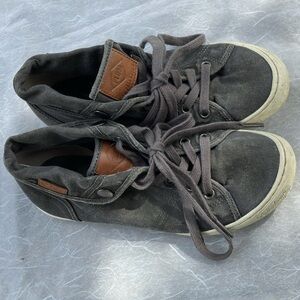 women’s size 8 PLDM Palladium shoes - euro 38